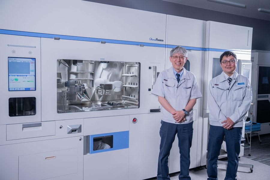 薬剤調製システムと自動化に携わった担任者 医薬ロボットで自動化