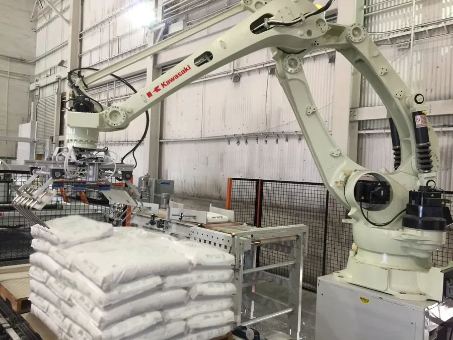 Palletizing Sensitive Product in Extreme Heat Kawasaki Robotics CP180L