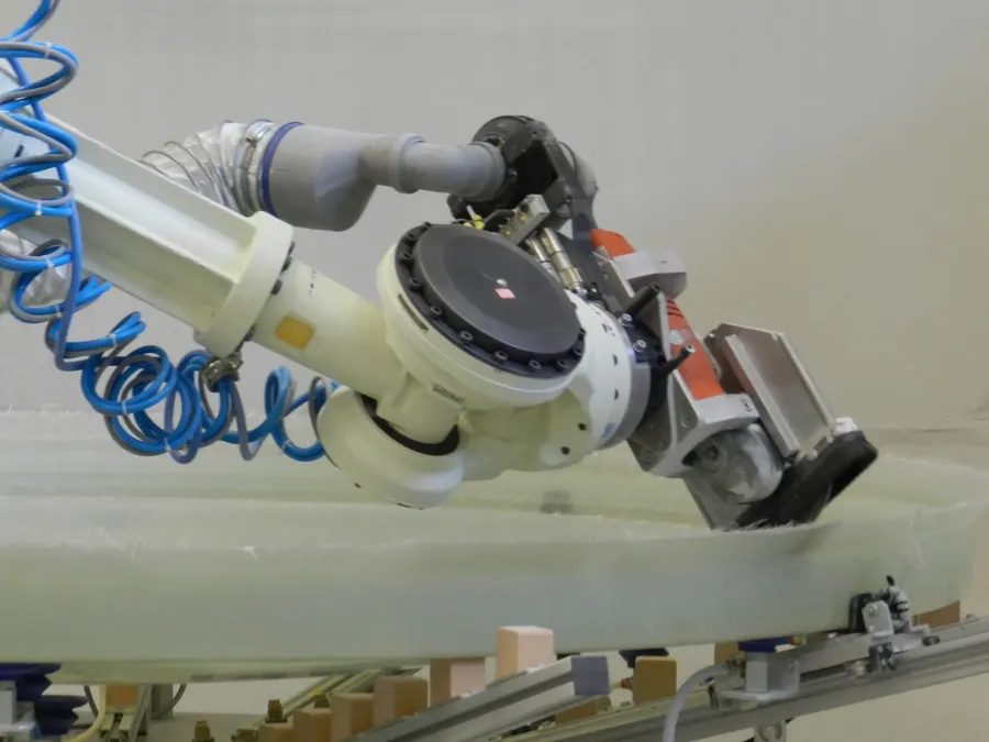 저장 탱크 제조업체, 사업 확장 Kawasaki Robotics ZT130S
